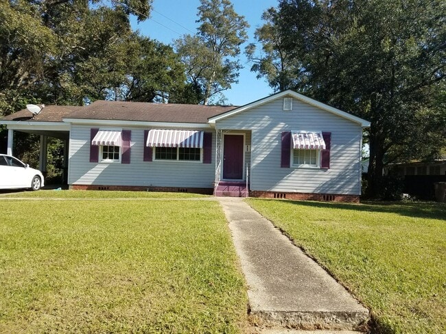 Building Photo - 3 bed 1 bath for rent