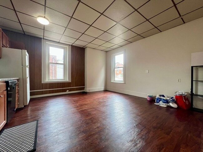 Photo - Fantastic Oakland 3BR! 2 FULL Bathrooms / ... Unit 34602