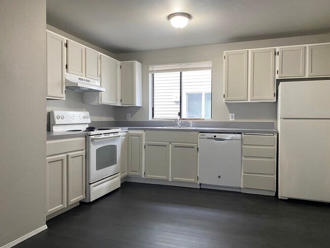 Kitchen - 8436 Delridge Way SW Unit 2