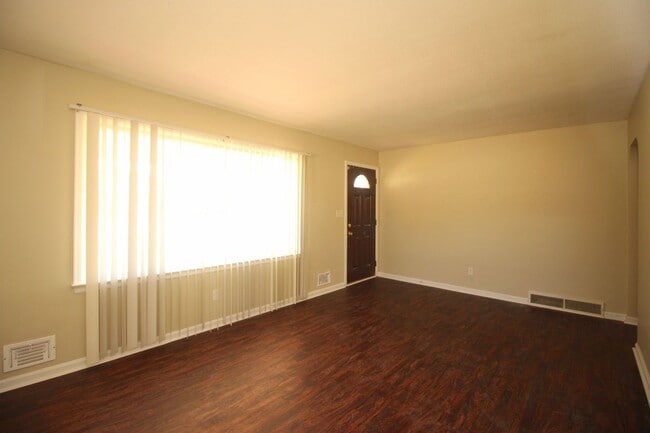 Photo - Super 3-brm stone ranch with basement in e...