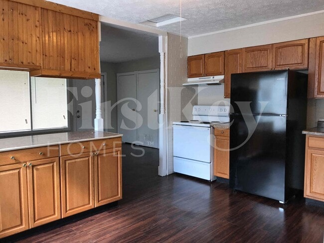 Photo - 4113 Alberta St