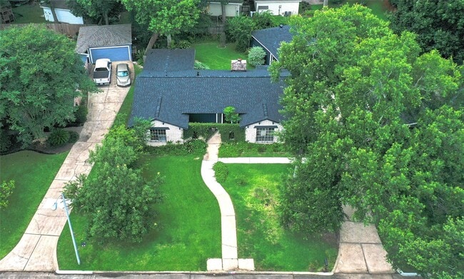 Photo - 811 Devonport Ln