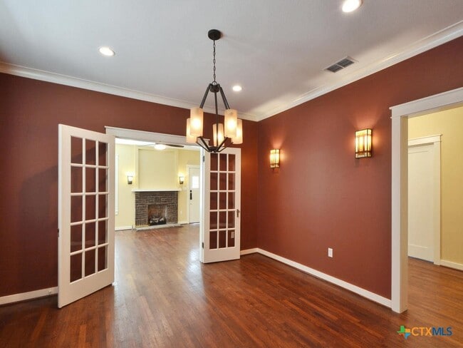 Photo - 112 S Cypress Ave