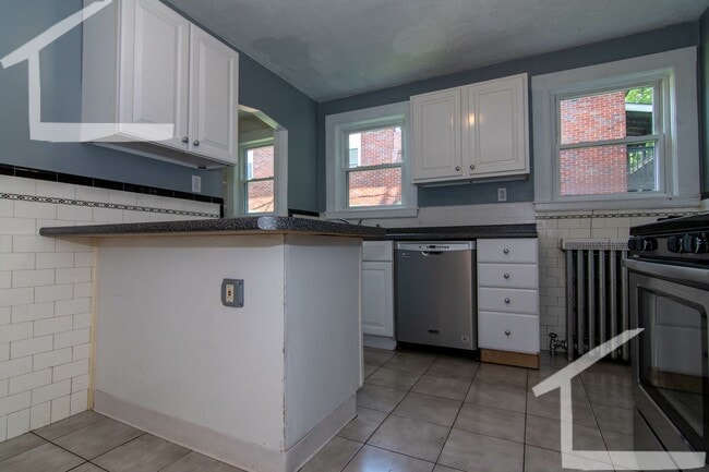 Photo - No Brokers Fee, Steps from the T Stop. Eat-in Kitchen, Laundry on a Site, Parking for Rent