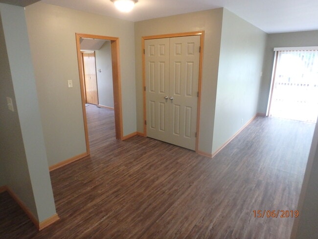 Photo - 400 SW Lindenwood Ave