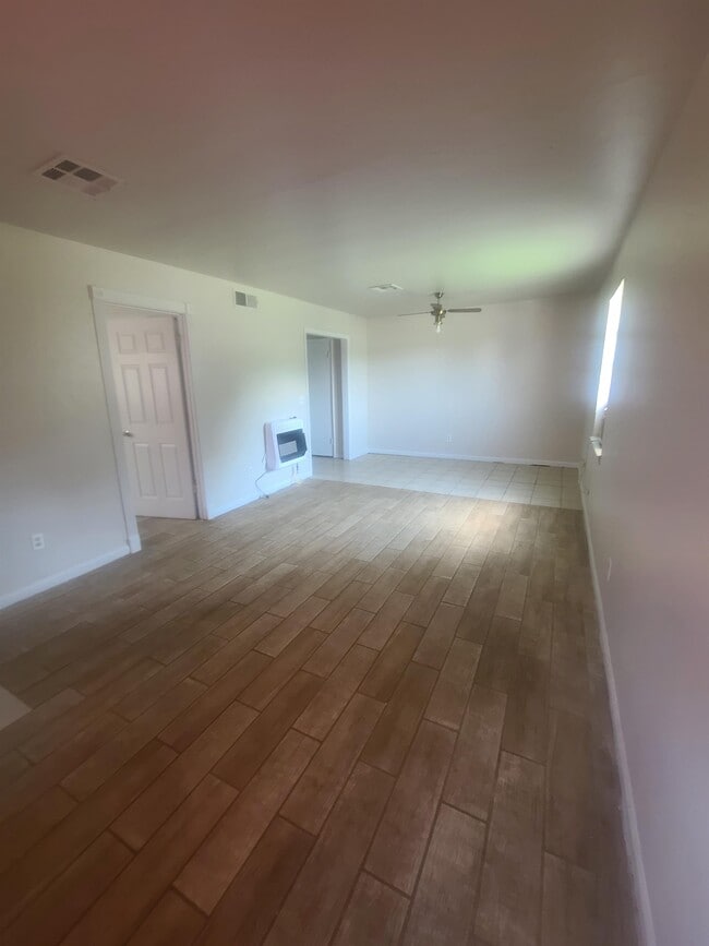 Photo - 2813 33RD12 PLEX