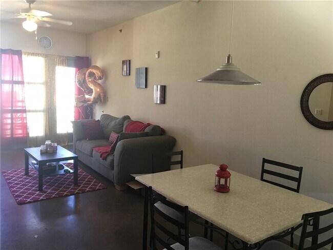 Photo - 711 W 26th St Condo Unit 700