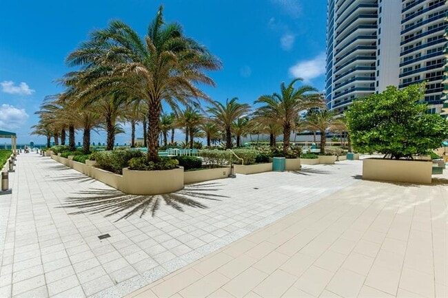 Building Photo - 2501 S Ocean Dr Unit 732