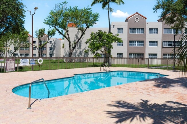 Building Photo - 6135 NW 186th St Unit 110 Rental