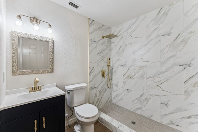 Photo - 431 Sheldon St