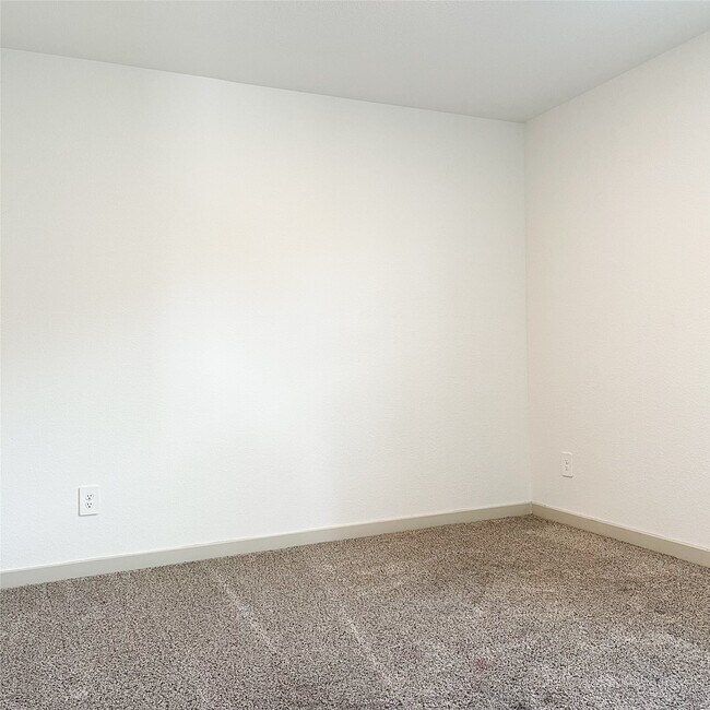 Photo - 6814 Bradford Ter Rd