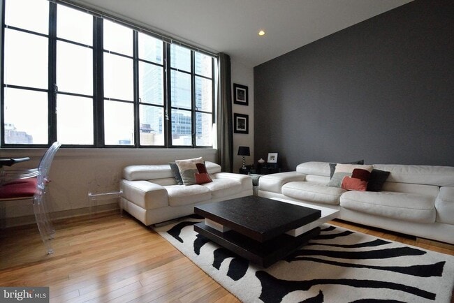 Building Photo - 111 S 15th St Unit 2206 Rental