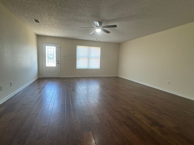 1402 Miranda Ave