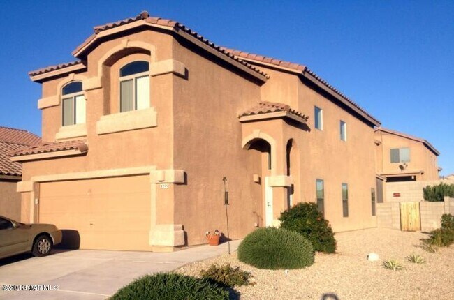 Nice Two-Story Family Home In Rita Ranch w... - Nice Two-Story Family Home In Rita Ranch w...