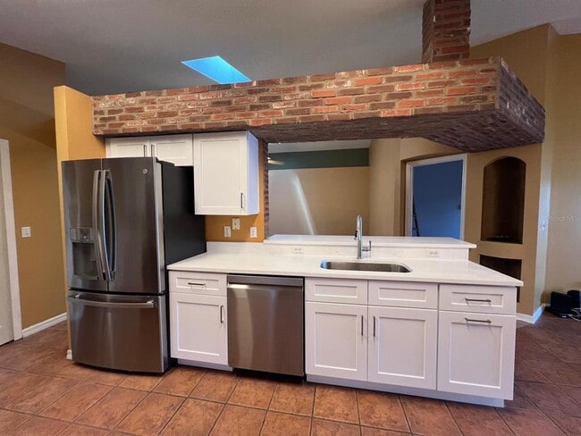 Photo - 2439 Siward Ave
