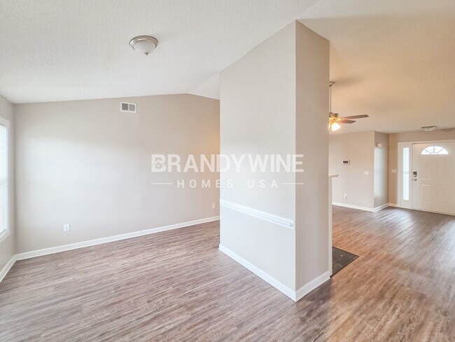 Photo - 1139 Commons Ct