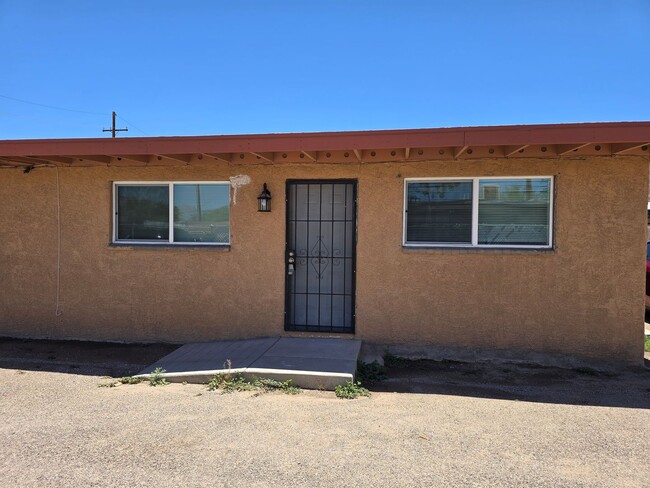Building Photo - 511 N Iroquois Ave Unit B