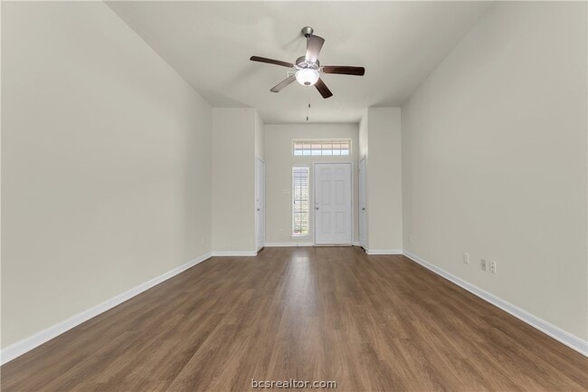 Photo - 240 Fieldstone Pl