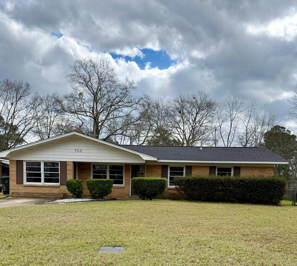 Photo - 706 Owens St