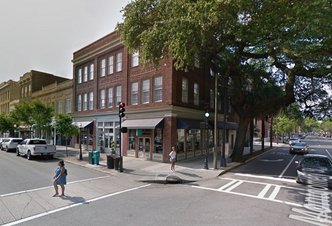 Building Photo - STUDIO | HISTORIC DISTRICT | BROUGHTON STREET Rental