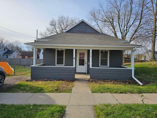 Building Photo - Charming 2 Bedroom 1 Bath Home