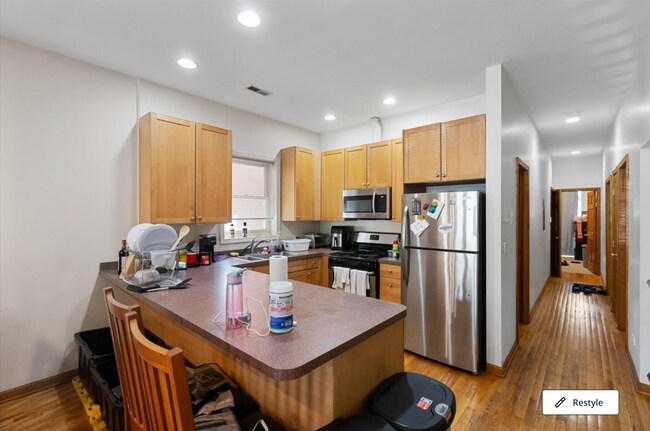 Photo - 2338 N Greenview Ave Unit 1