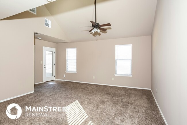 Photo - 7412 Comrade Ln