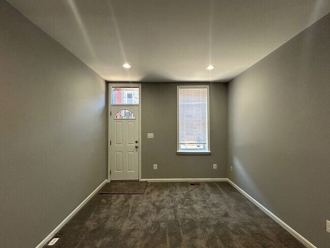 2 Bedrooms 2 Bathrooms