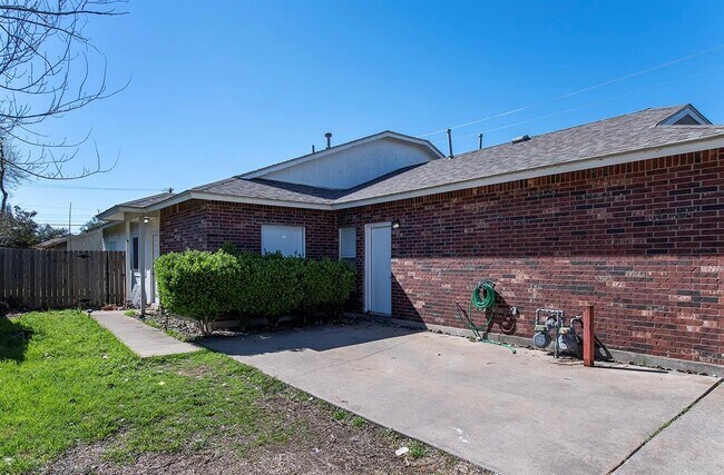 Photo - 322 Tamara Dr