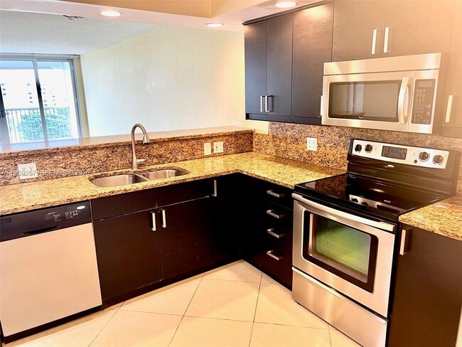 Photo - 2940 N Course Dr Unidad 910