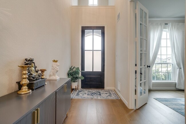 Photo - 550 Peppercress Ln