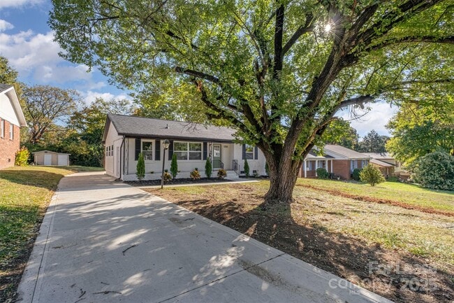 Photo - 3208 Clearview Dr