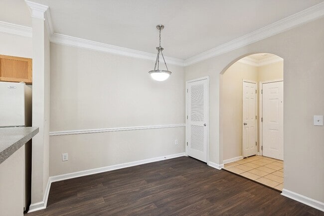 Photo - Lakeside Vista Apartments