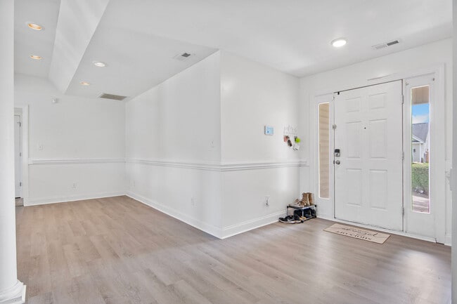 Photo - 202 Weeping Hollow Ct