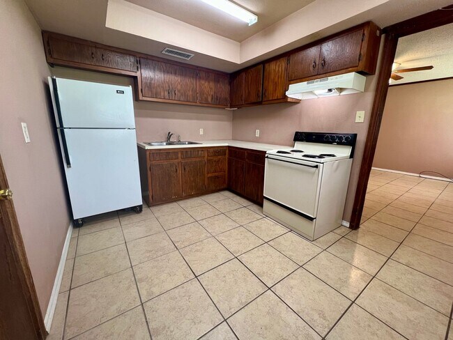 Photo - Cozy 3 Bedroom, 1 Bathroom Home for Rent!