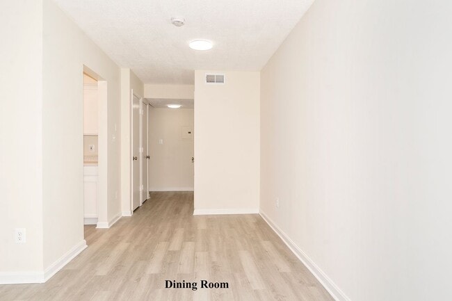 Photo - 14 Halley Pl SE