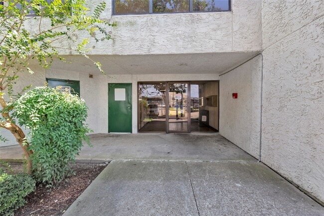 Photo - 2830 S Bartell Dr Unit 23