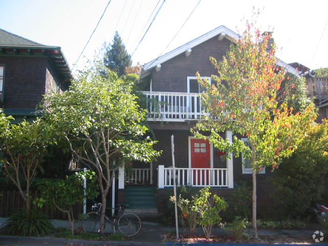 Building Photo - 2734 Parker St Unit 2734 Rental