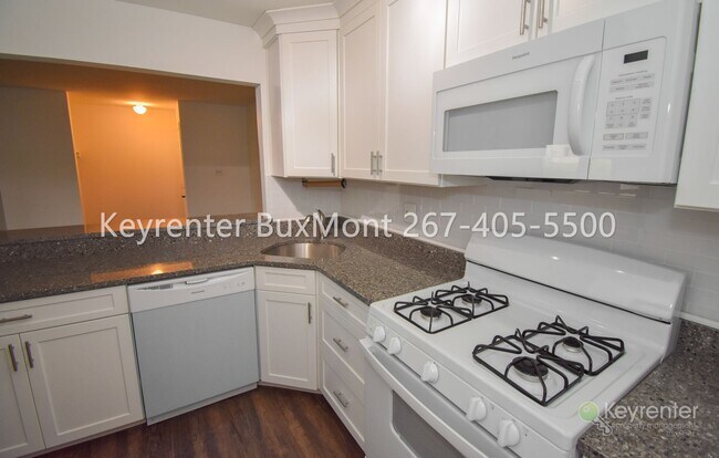Building Photo - Charming 2-bedroom, 1st floor condo nestled in Timber Creek