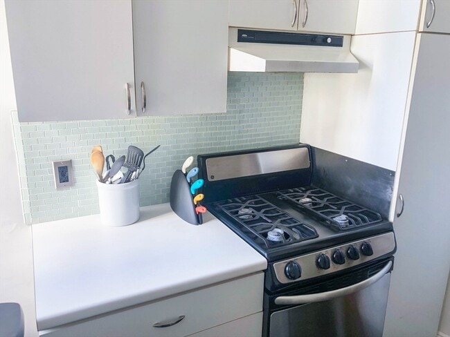 Photo - 52 Charlesgate E