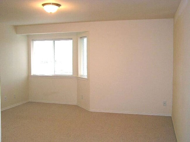 Building Photo - Walnut Grove 2 Bedroom, 2 Bath Condominium Unit 358 #101