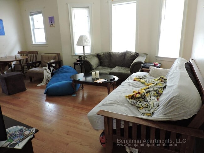 Photo - 74 Brooks St Apartments Unit 2