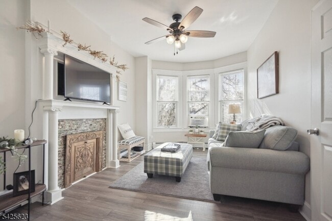 Photo - 13 N Ave E Unit 2