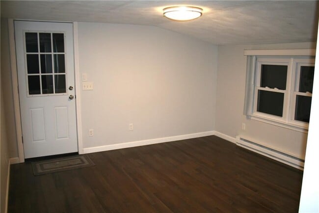 Photo - 840 Sanderson Rd