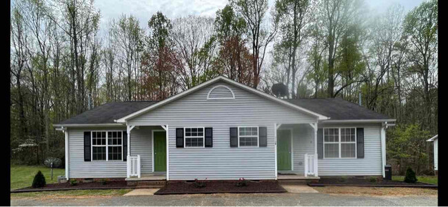 Building Photo - 713 N Mountain St Rental