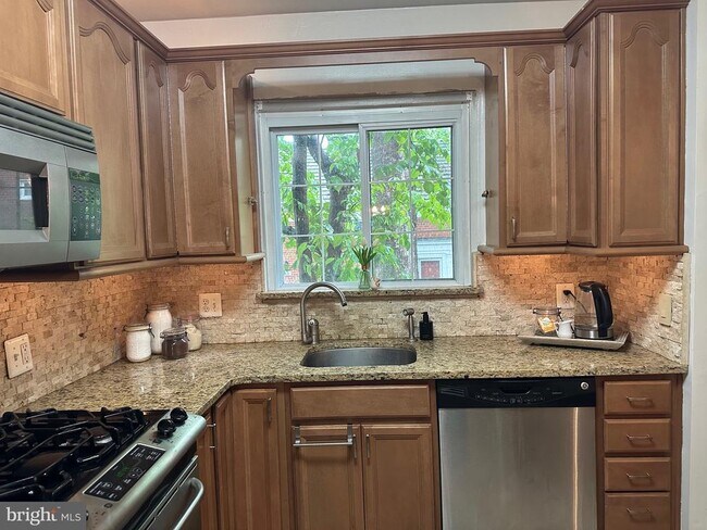 Photo - 3638 Gunston Rd