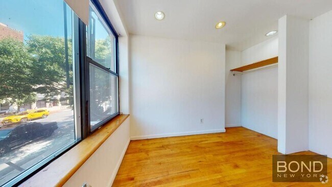 Building Photo - 299 E 11th St Unit 1A Rental