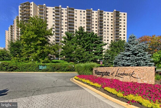 205 Yoakum Pkwy Unit 801