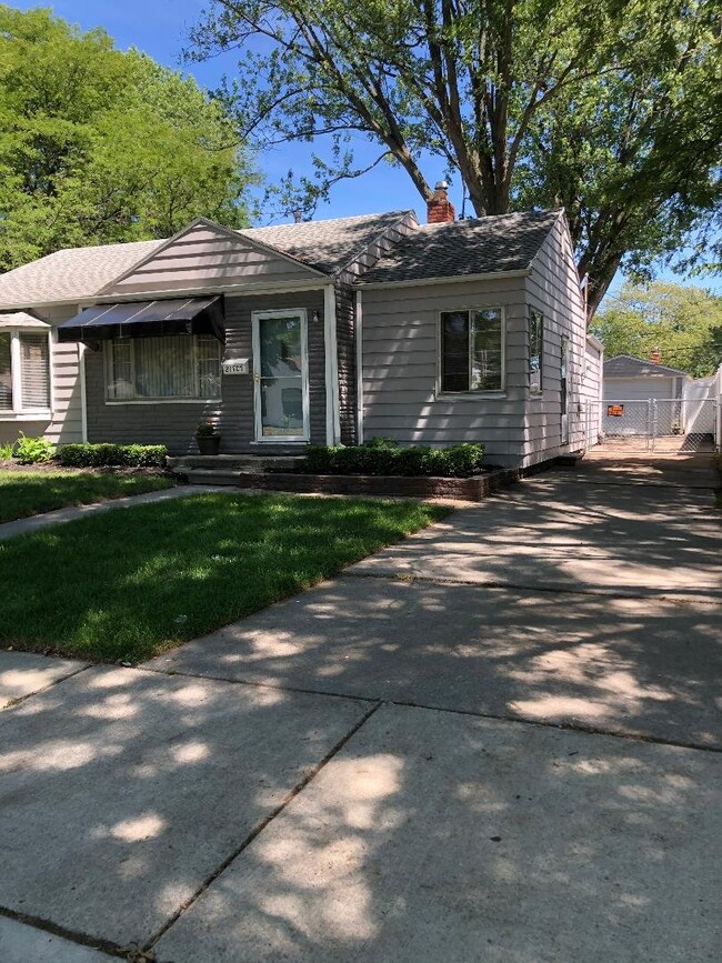 Building Photo - 21705 Bon Heur St