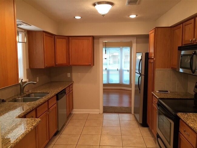 Photo - 10127 Hanka Dr